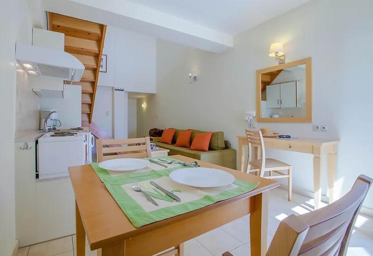 Stella'S Apartments Tolo Luaran gambar